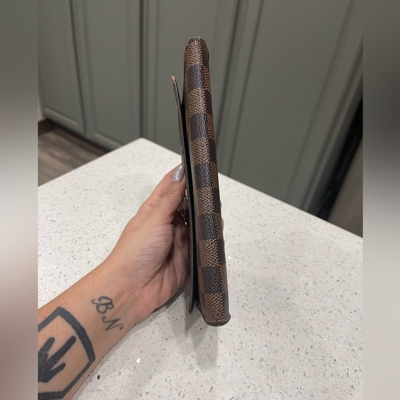 Louis Vuitton Damier Ebene Sarah Wallet - Picture 8 of 11